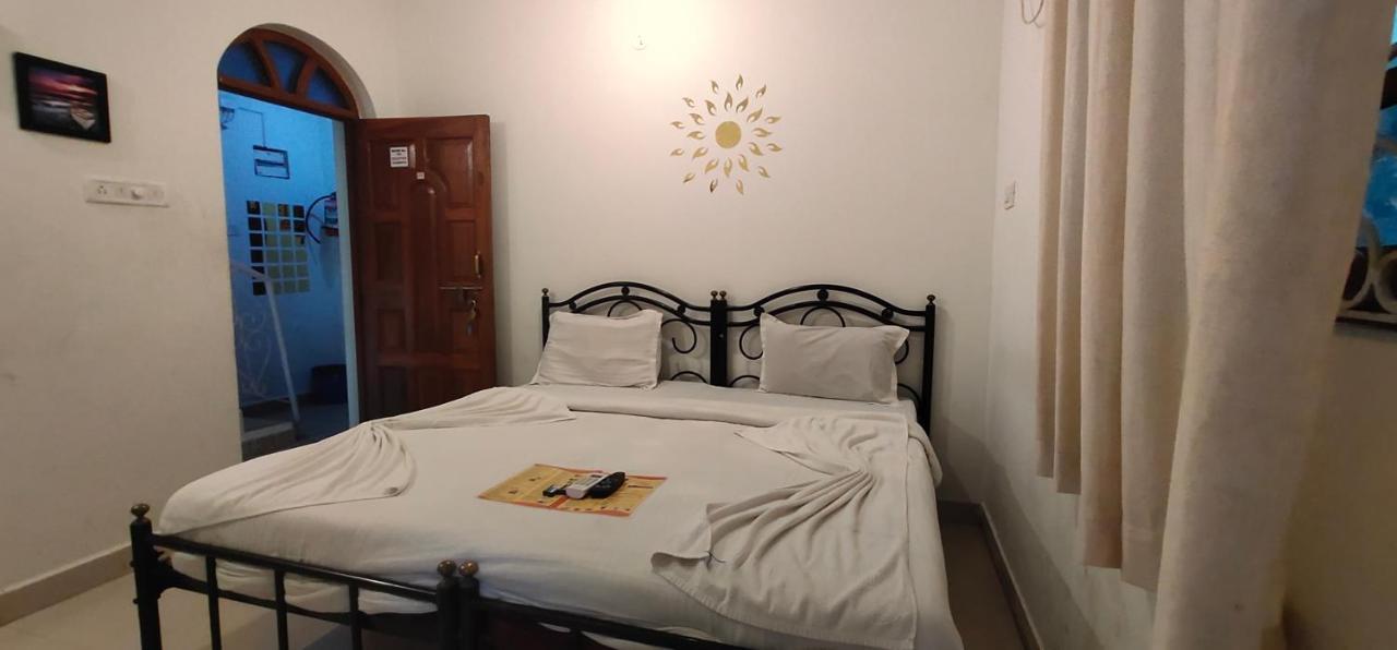 Rj14 Accommodations At Baga Beach 外观 照片