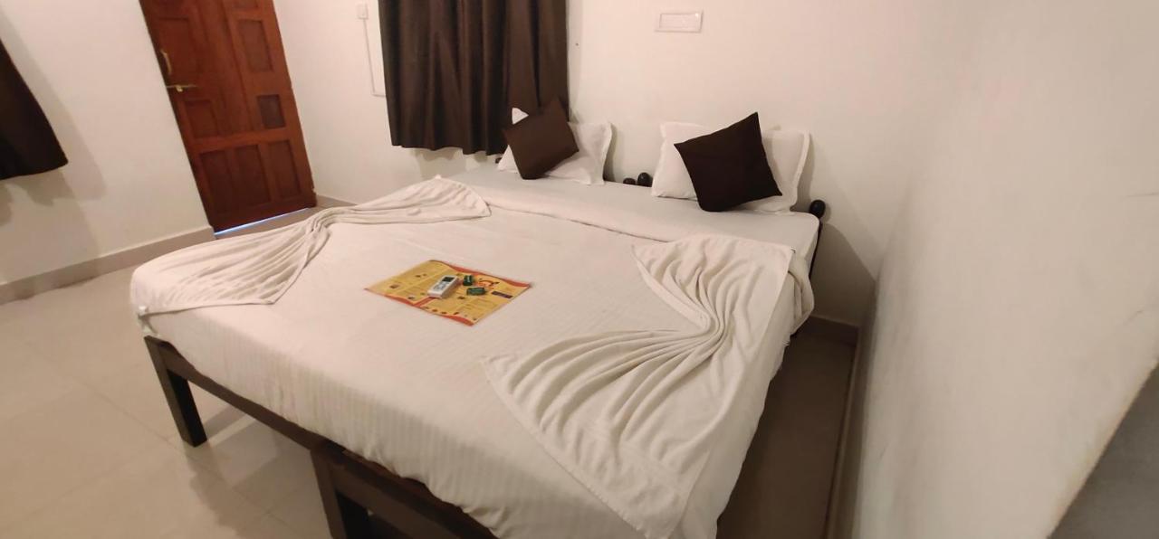 Rj14 Accommodations At Baga Beach 外观 照片